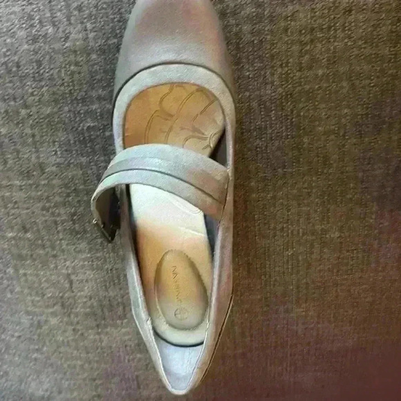 Giani Bernini gray pump with buckle. Leather/suede unique comfy! - Picture 4 of 9